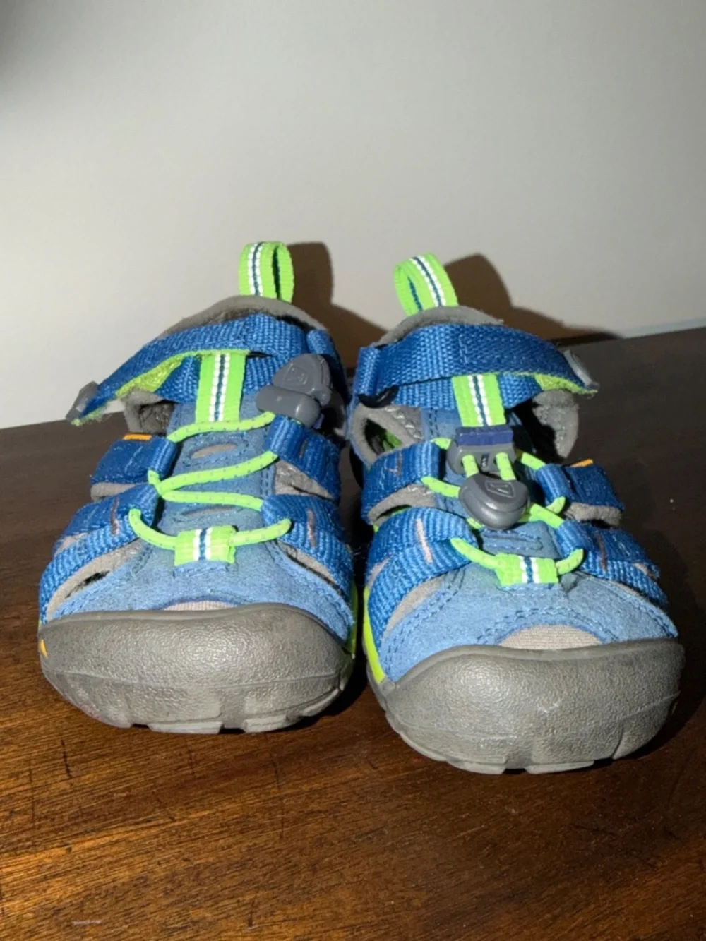 Keen Rubber Toe Newport Hiking Walking Sandals Size 9 Blue Green Waterproof